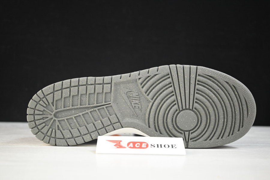 nike dunk low “graffiti