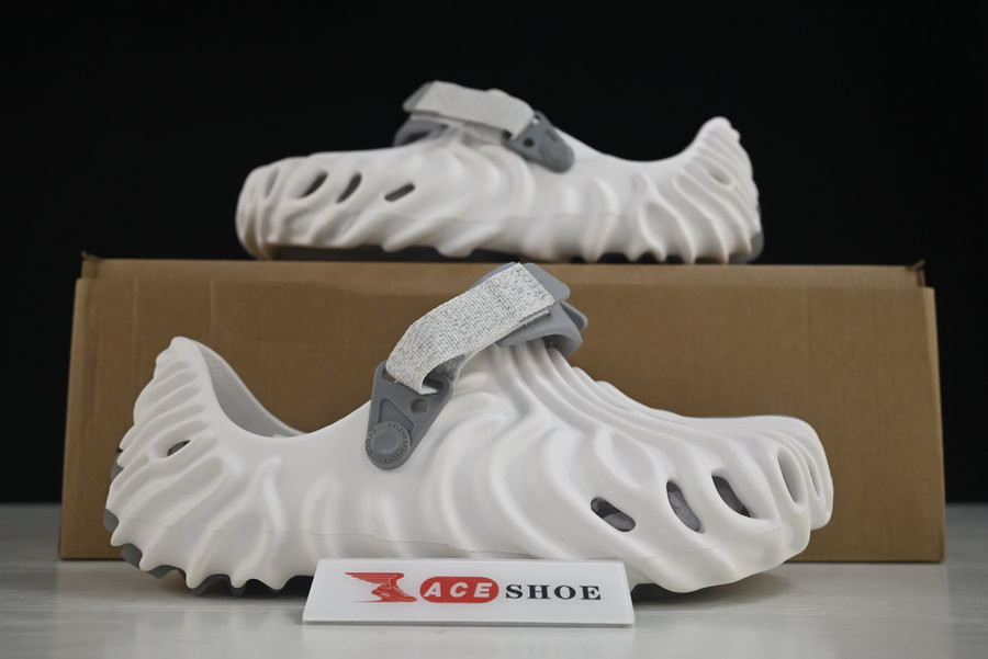 Cr*0*s pollex clog by salehe bembury spackle almost white