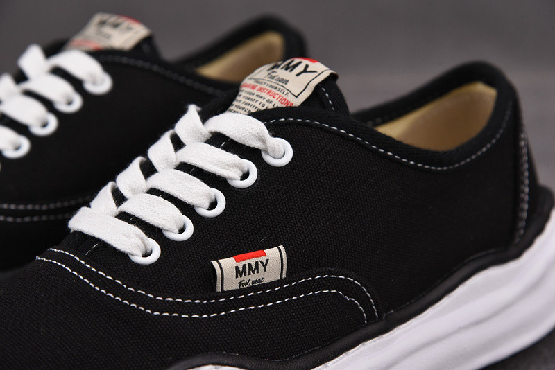 Ma*s*n mihara yasuhiro sneaker