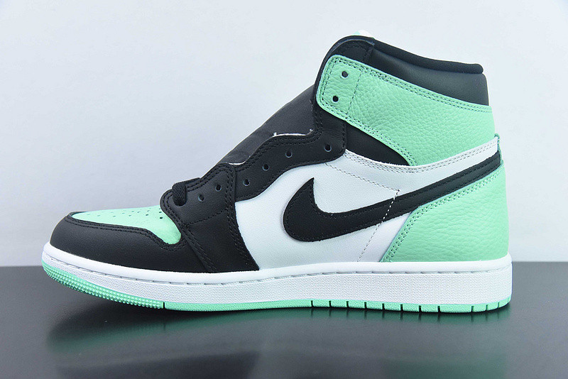 air jordan 1 high og "green glow" dz5485-130